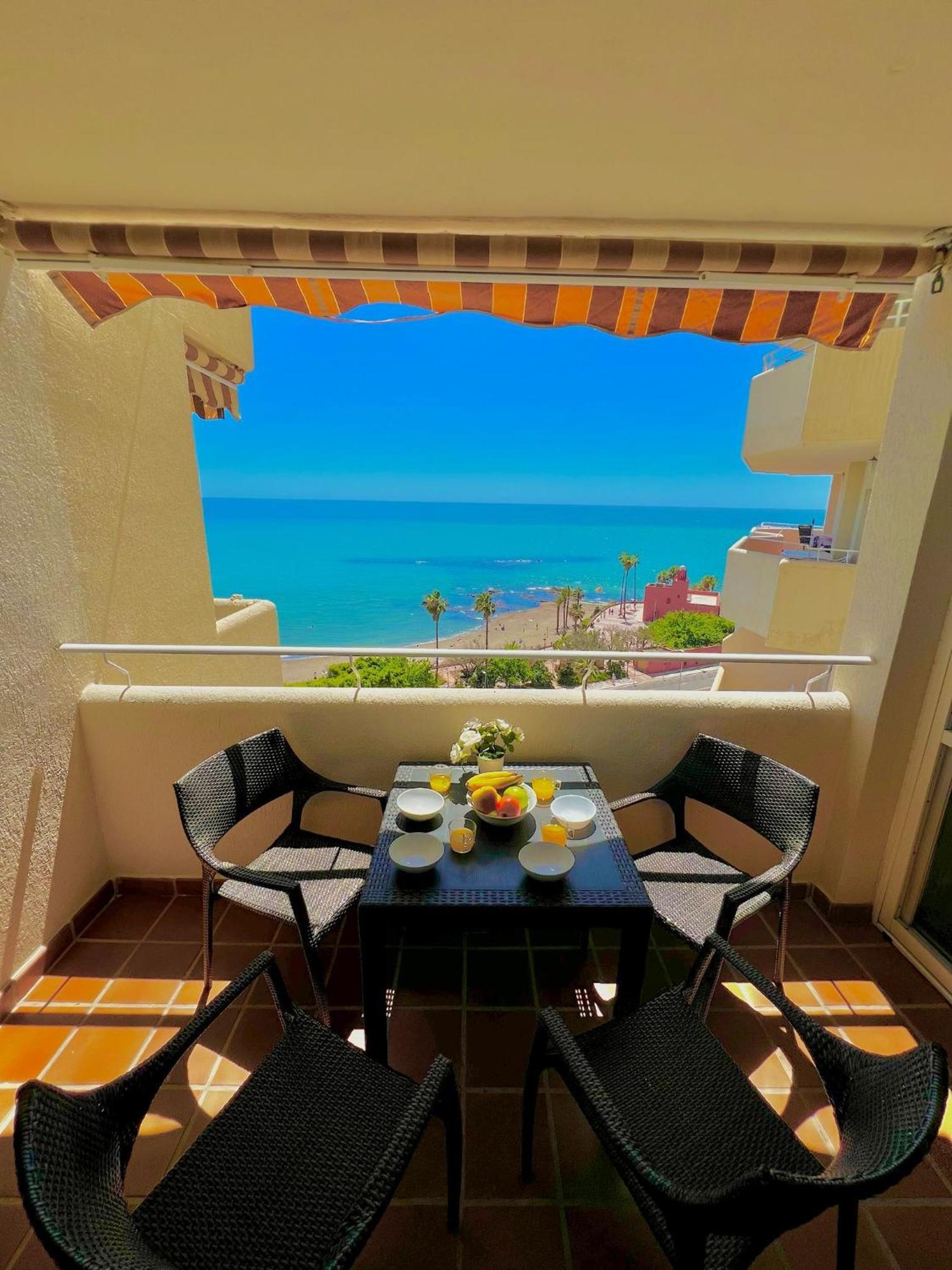 Frontal Sea View Apartment Benalbeach Benalmádena Kültér fotó